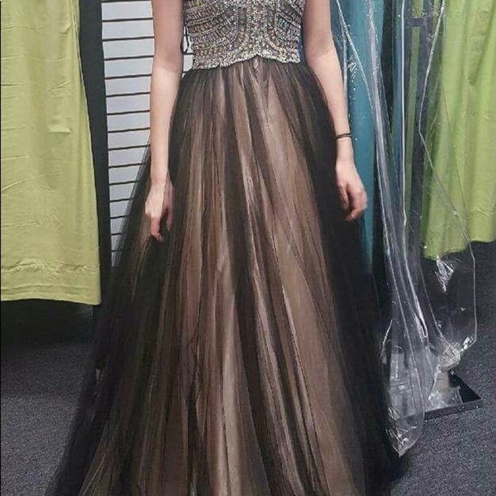 Prom dress - Picture 4 of 5